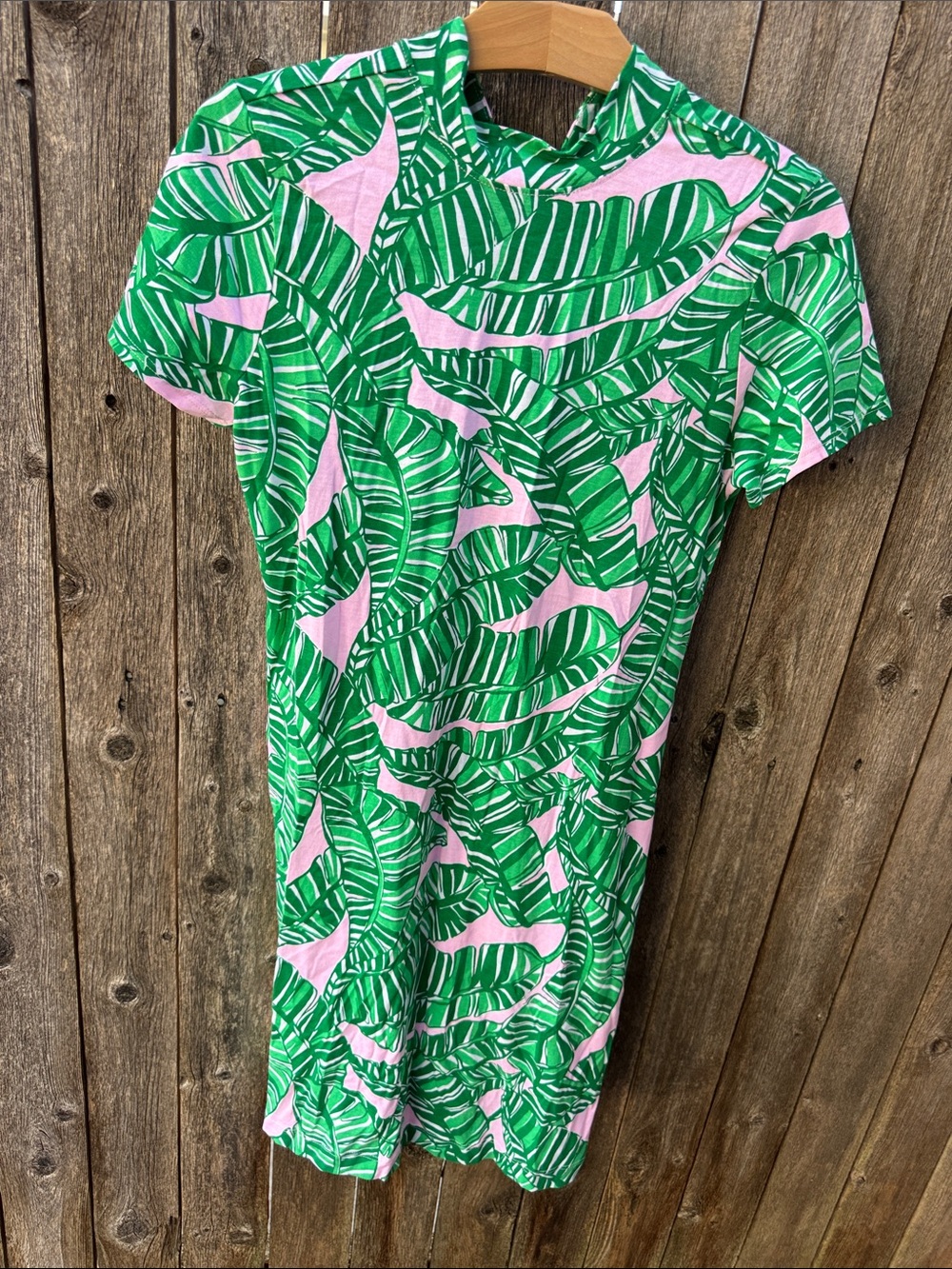 Lilly Pulitzer Green Leaf Print Swim Cover-Up - Pink Background